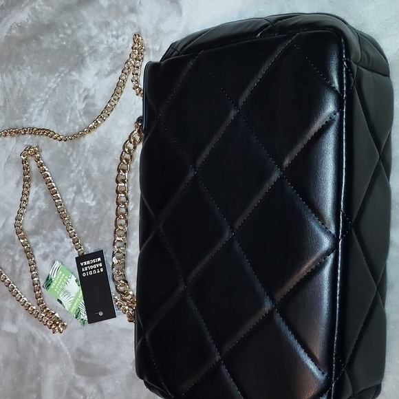 Badgley Mischka studio quilted vegan leather black bag - Picture 10 of 11